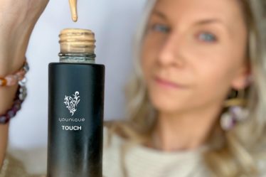 Fond de teint sérum -YOUNIQUE by Ericka